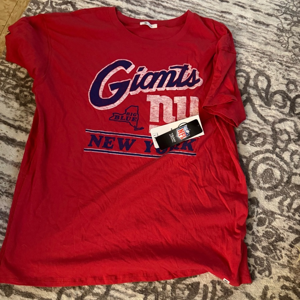 Women’s Red NY Giants T-Shirt / Large